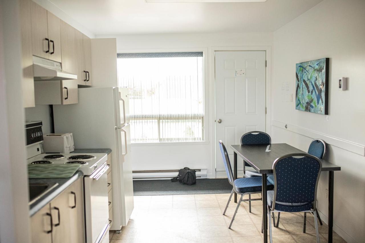 Motel Et Condo Chez Charley Sainte-Anne-de-Beaupré Kültér fotó