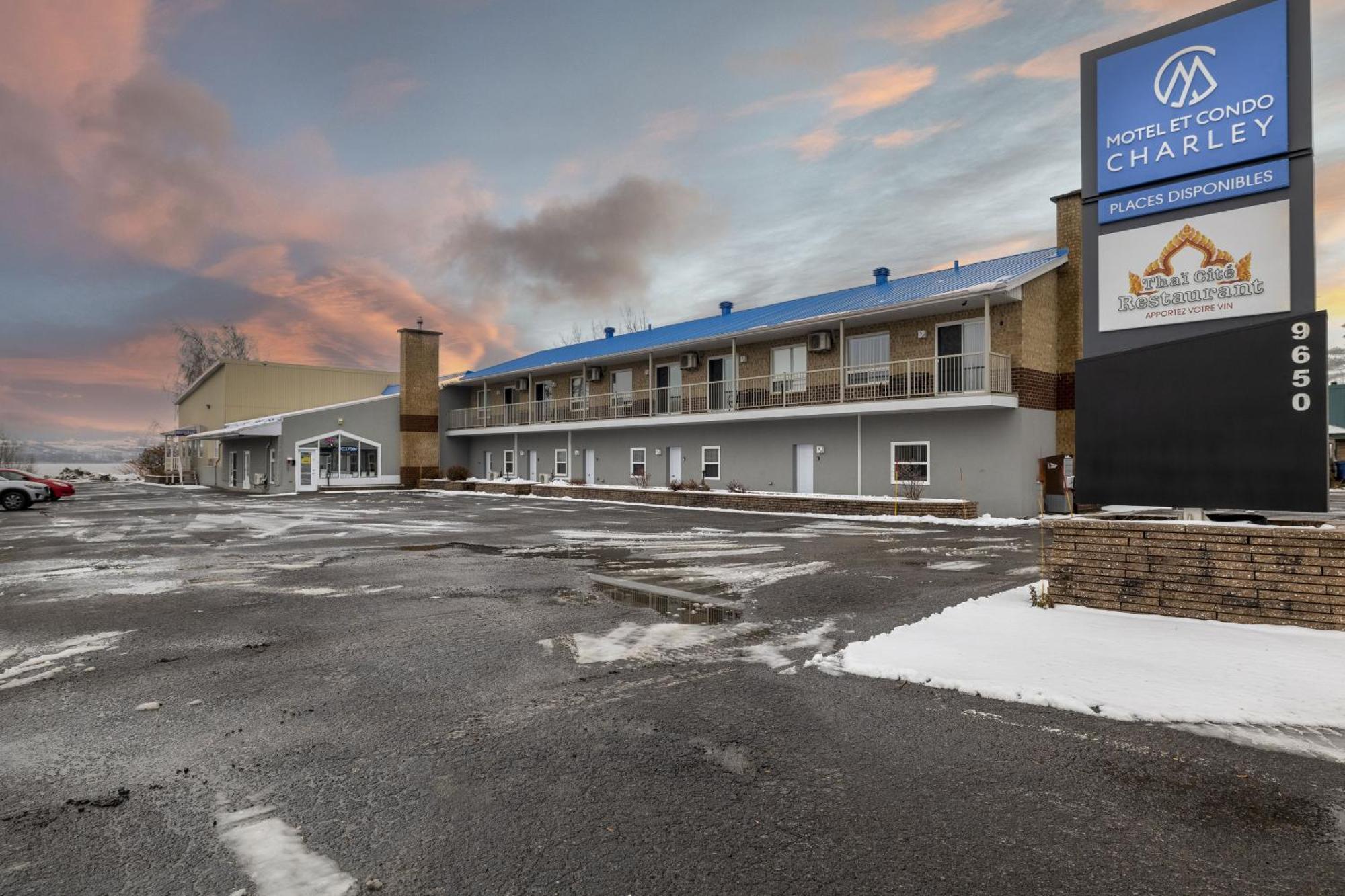 Motel Et Condo Chez Charley Sainte-Anne-de-Beaupré Kültér fotó