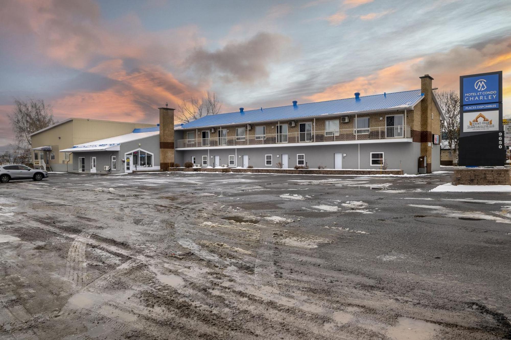 Motel Et Condo Chez Charley Sainte-Anne-de-Beaupré Kültér fotó