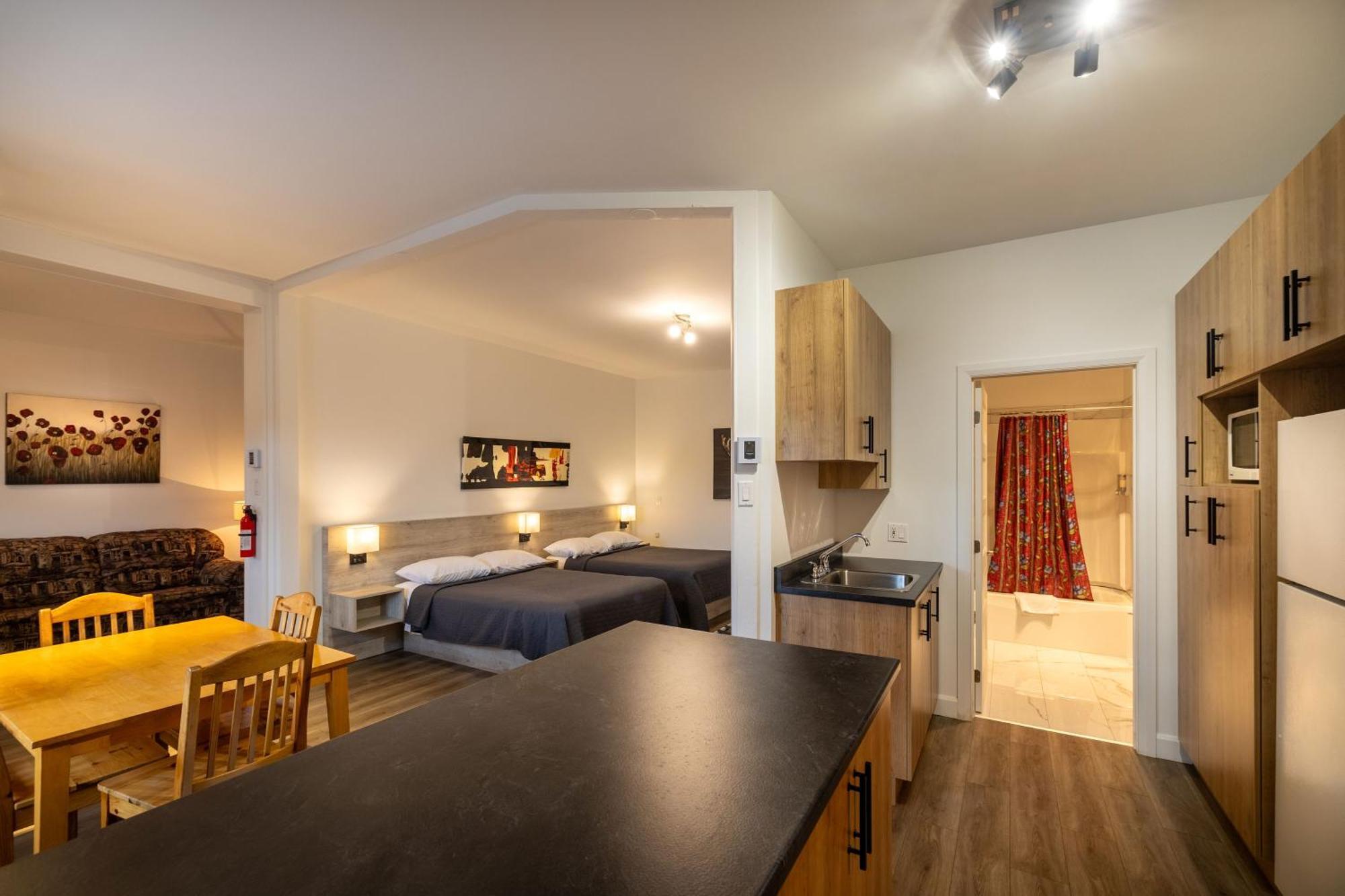 Motel Et Condo Chez Charley Sainte-Anne-de-Beaupré Kültér fotó