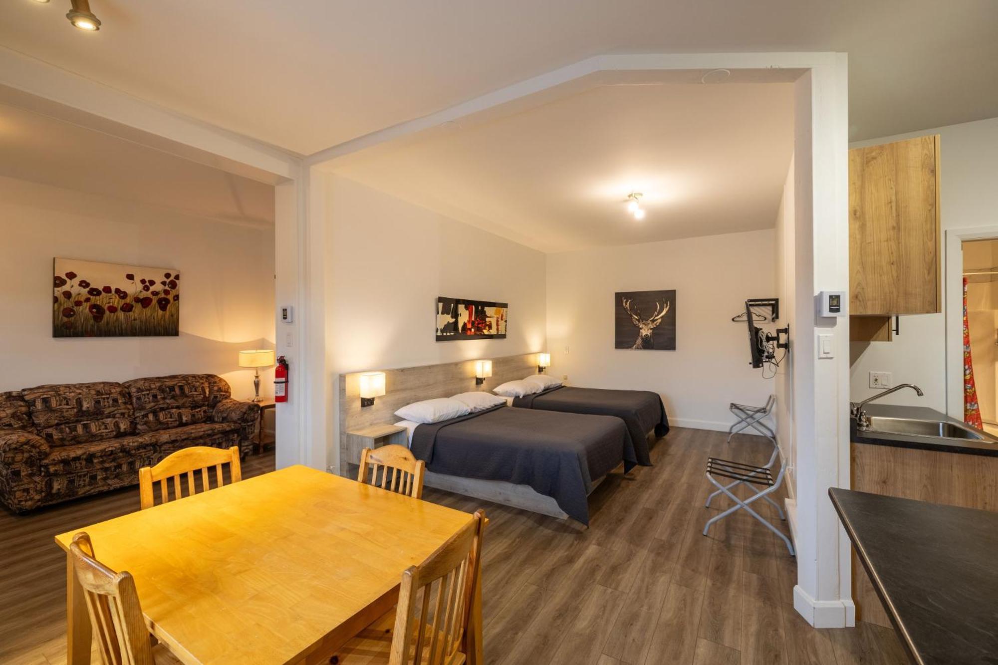 Motel Et Condo Chez Charley Sainte-Anne-de-Beaupré Kültér fotó