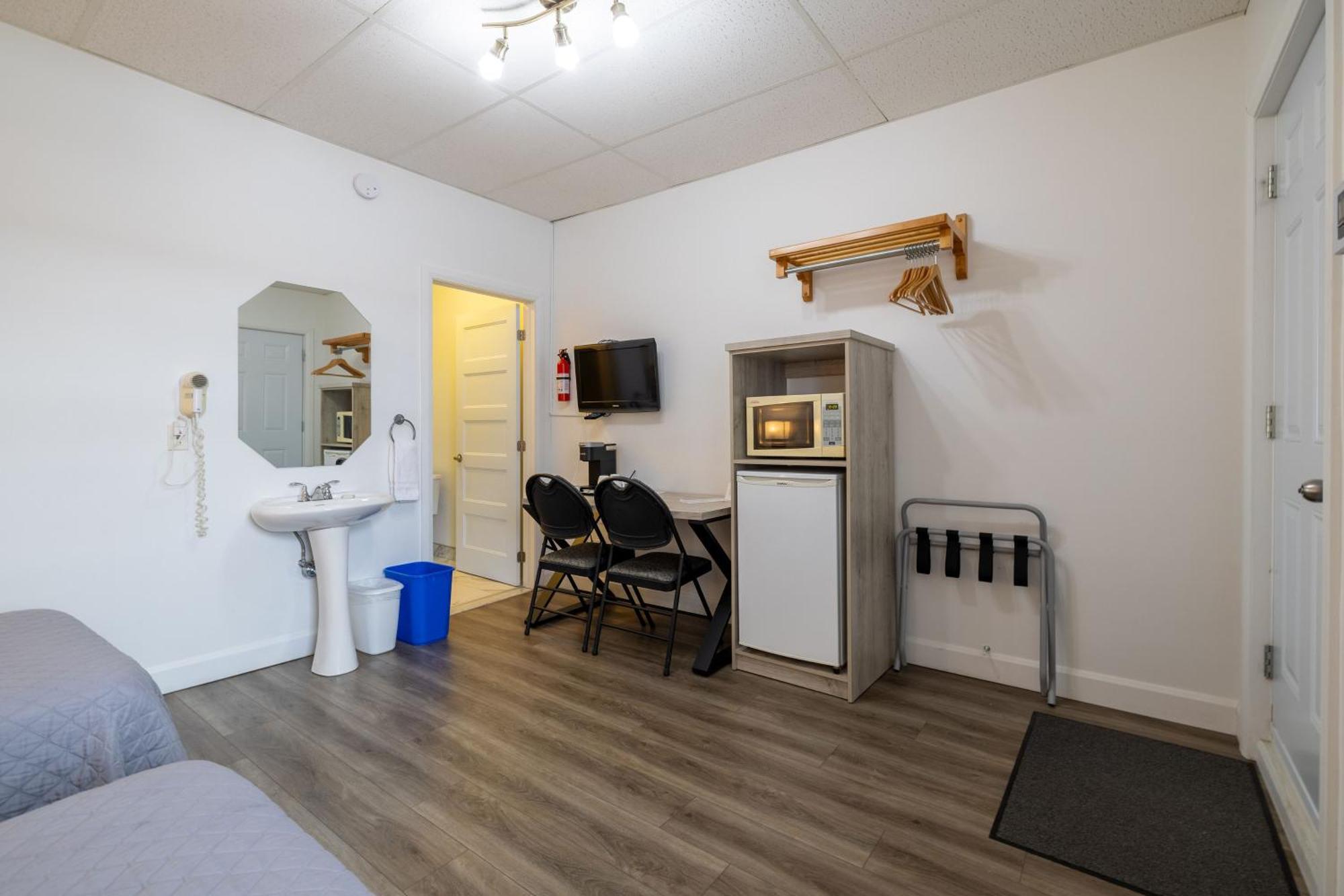 Motel Et Condo Chez Charley Sainte-Anne-de-Beaupré Kültér fotó