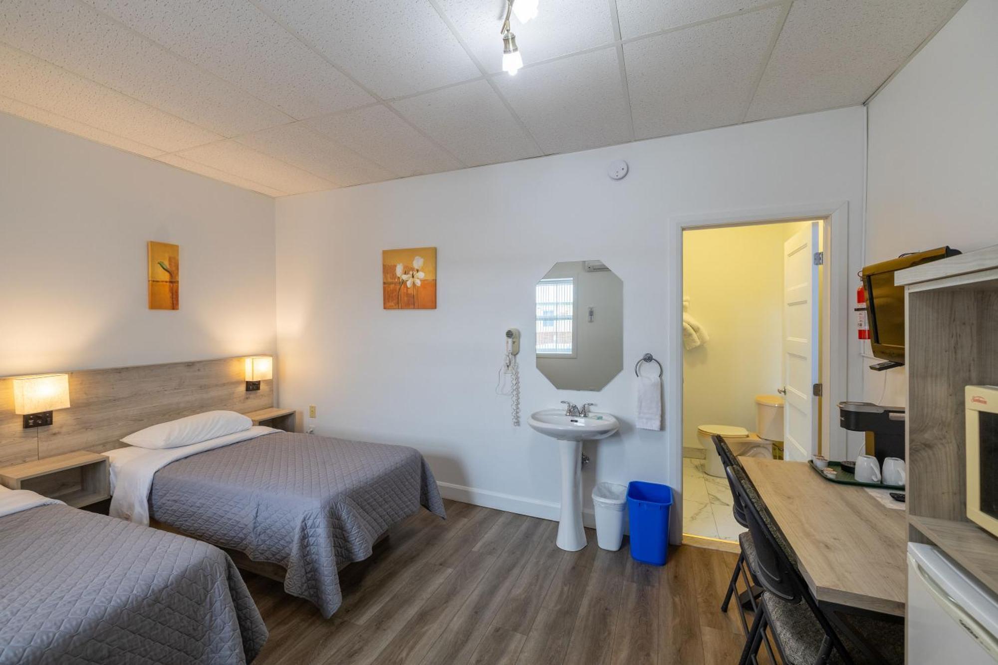 Motel Et Condo Chez Charley Sainte-Anne-de-Beaupré Kültér fotó