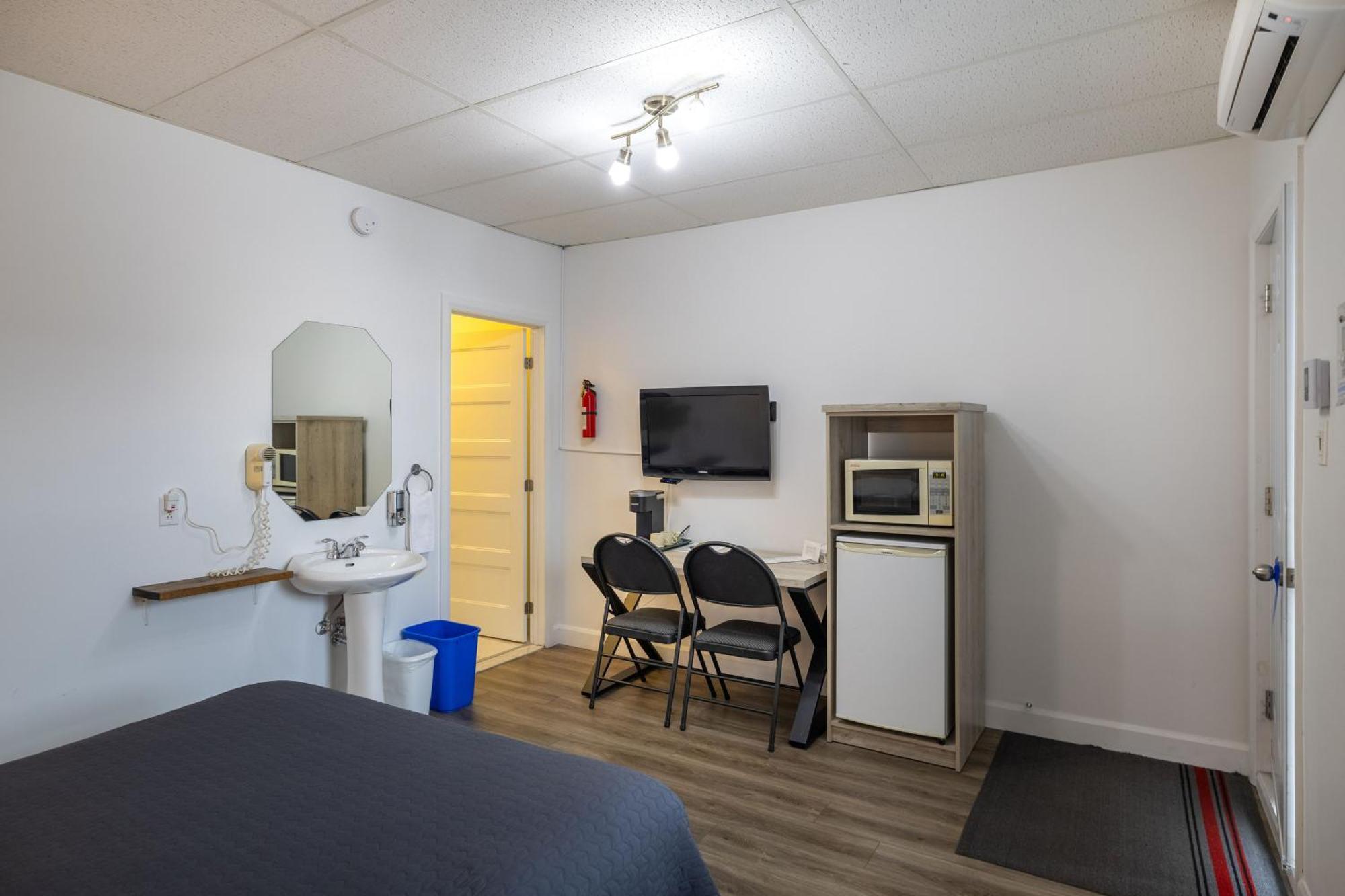 Motel Et Condo Chez Charley Sainte-Anne-de-Beaupré Kültér fotó