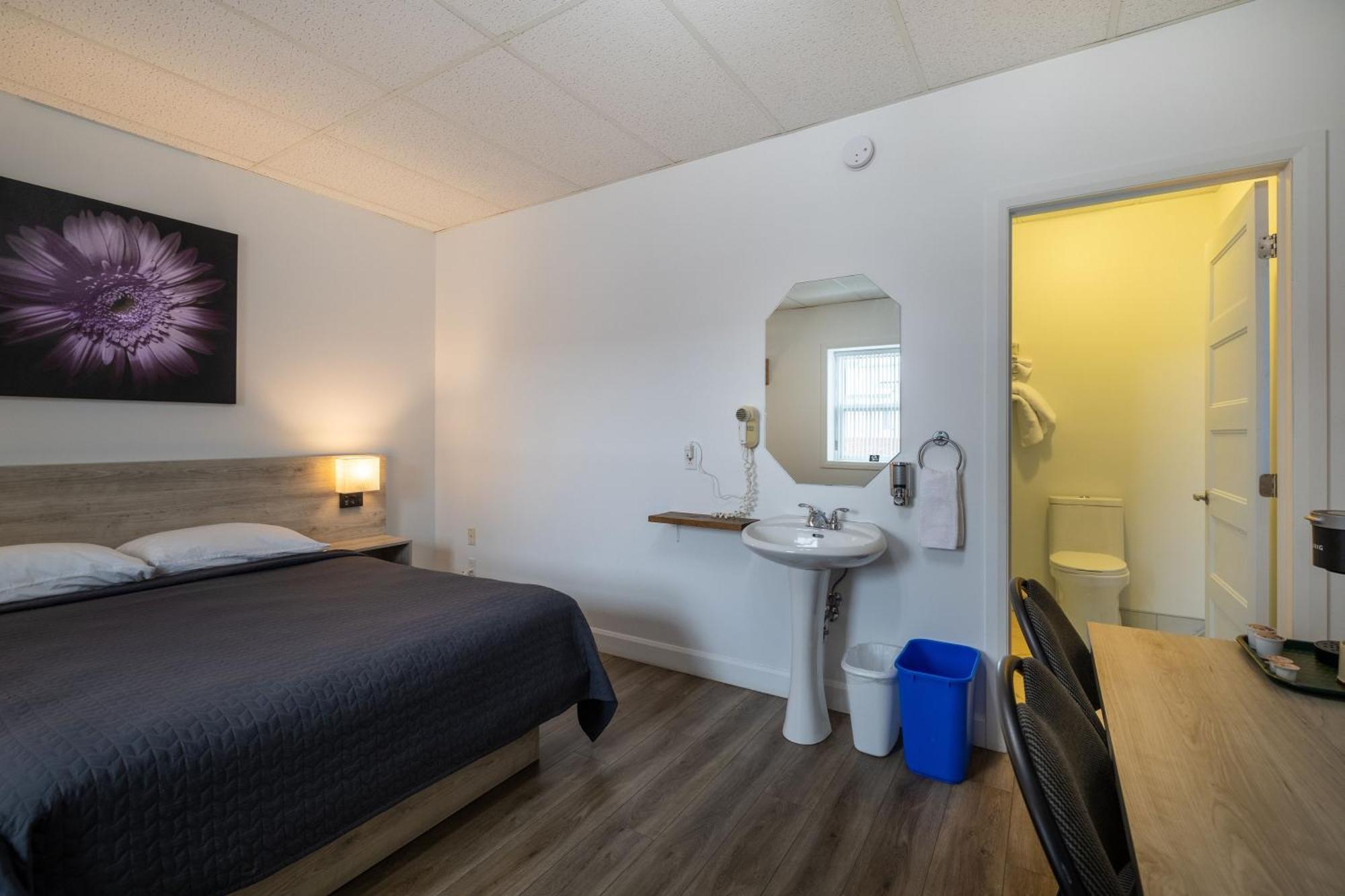 Motel Et Condo Chez Charley Sainte-Anne-de-Beaupré Kültér fotó