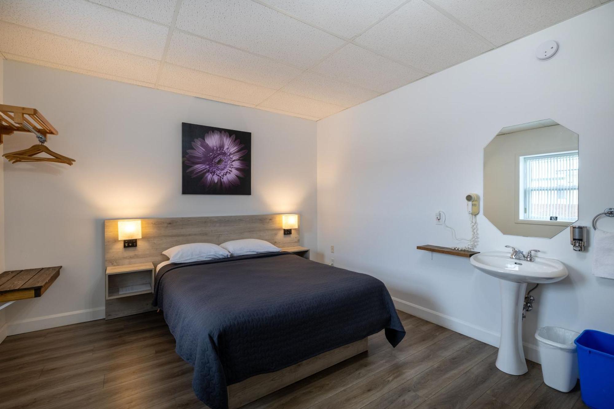 Motel Et Condo Chez Charley Sainte-Anne-de-Beaupré Kültér fotó