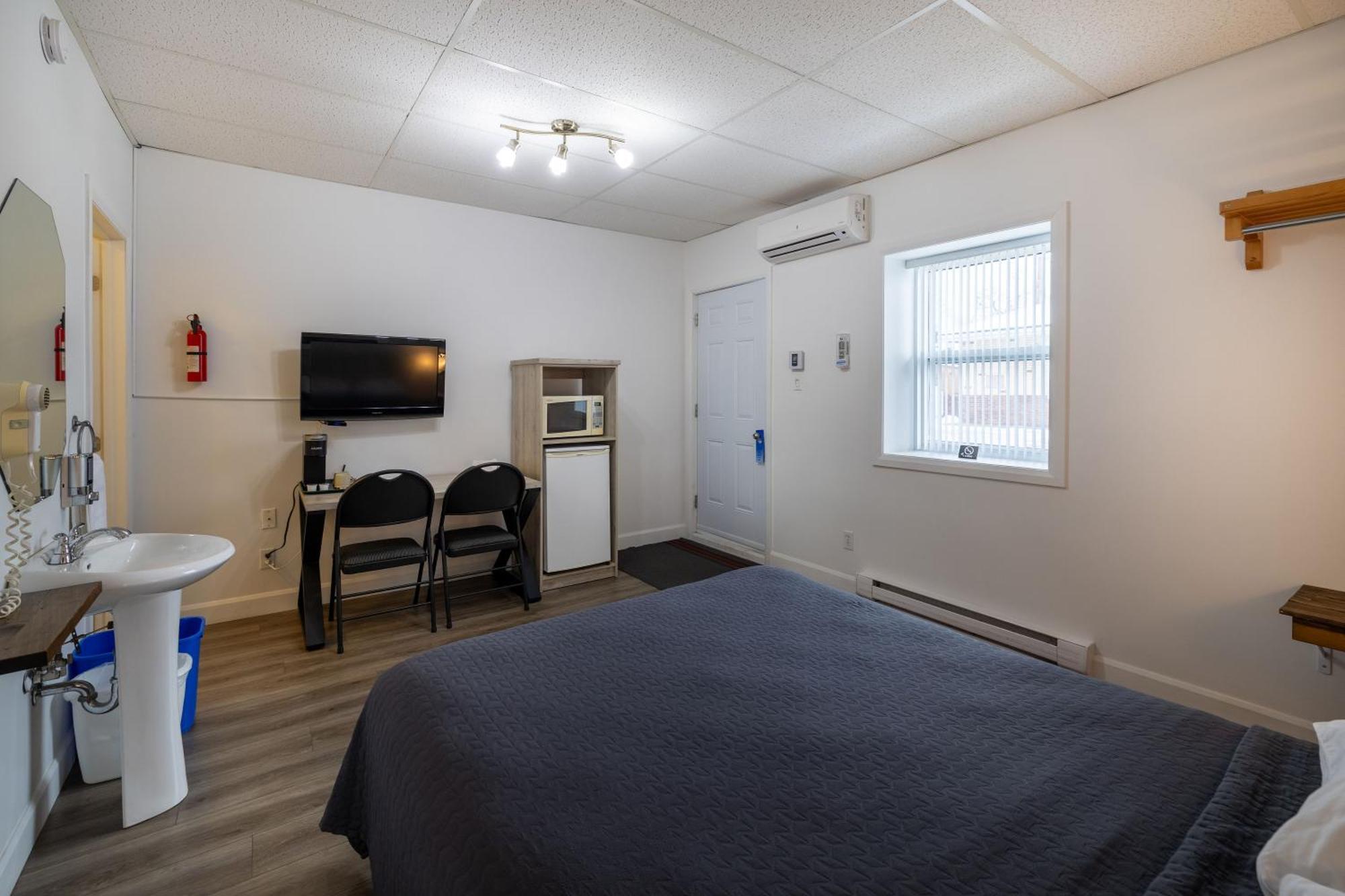 Motel Et Condo Chez Charley Sainte-Anne-de-Beaupré Kültér fotó