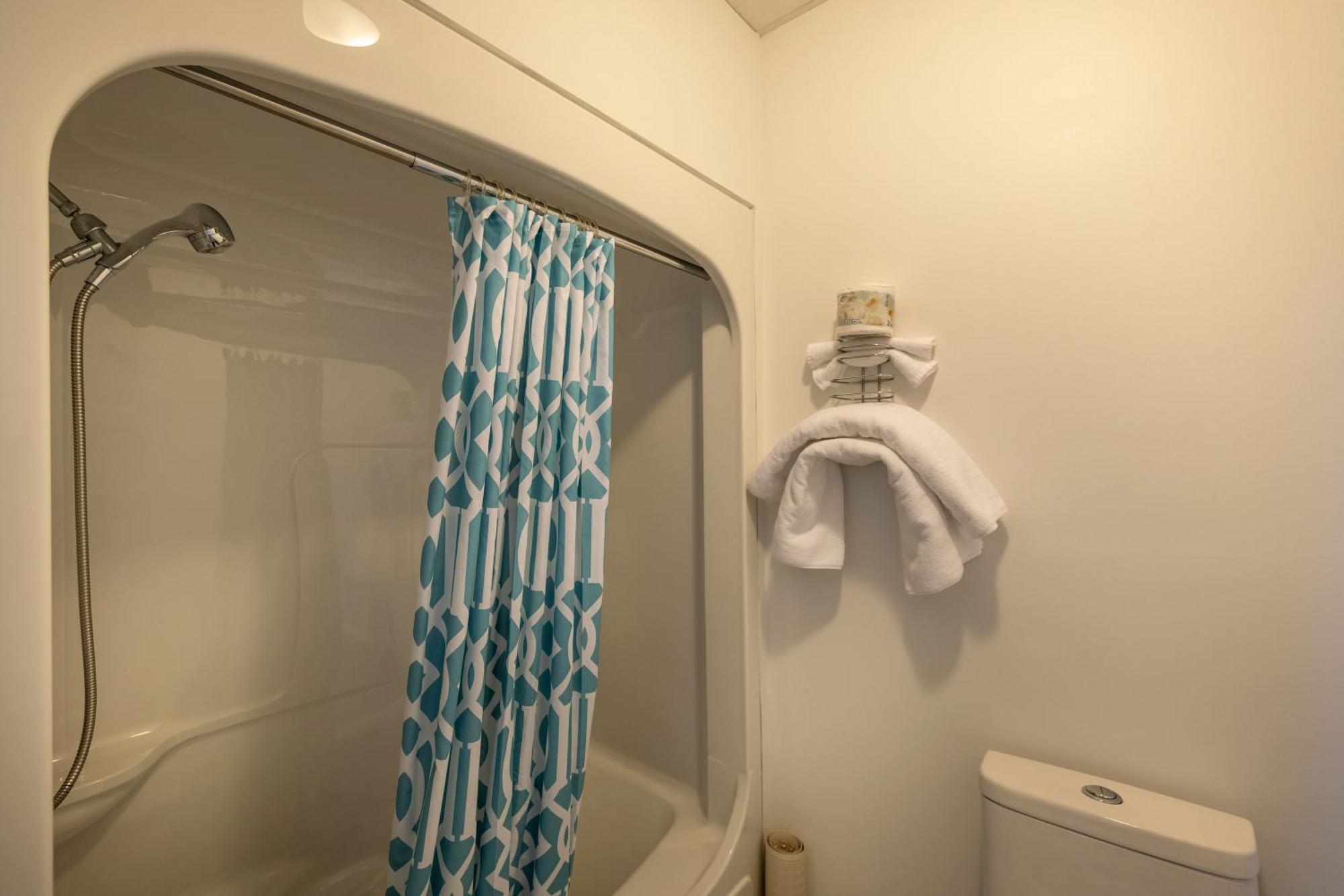 Motel Et Condo Chez Charley Sainte-Anne-de-Beaupré Kültér fotó